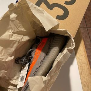 Yeezy Boost 350 V2 Beluga